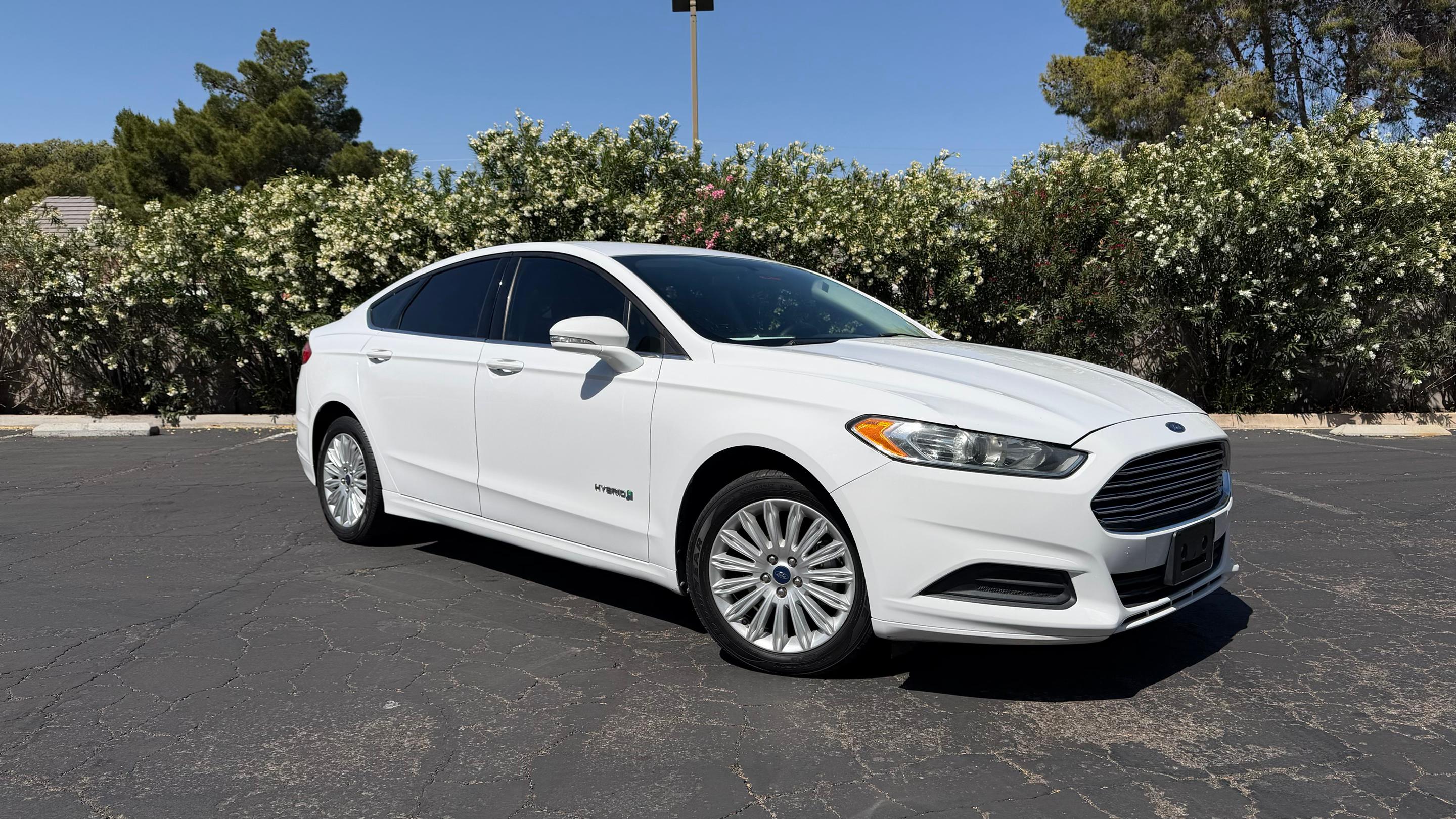 Ford Fusion Hybrid 2014 in 