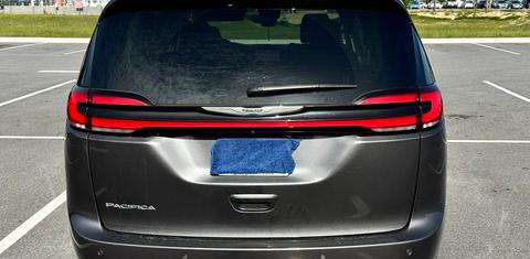 Chrysler Pacifica 2023