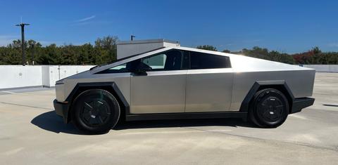 Tesla Cybertruck 2025