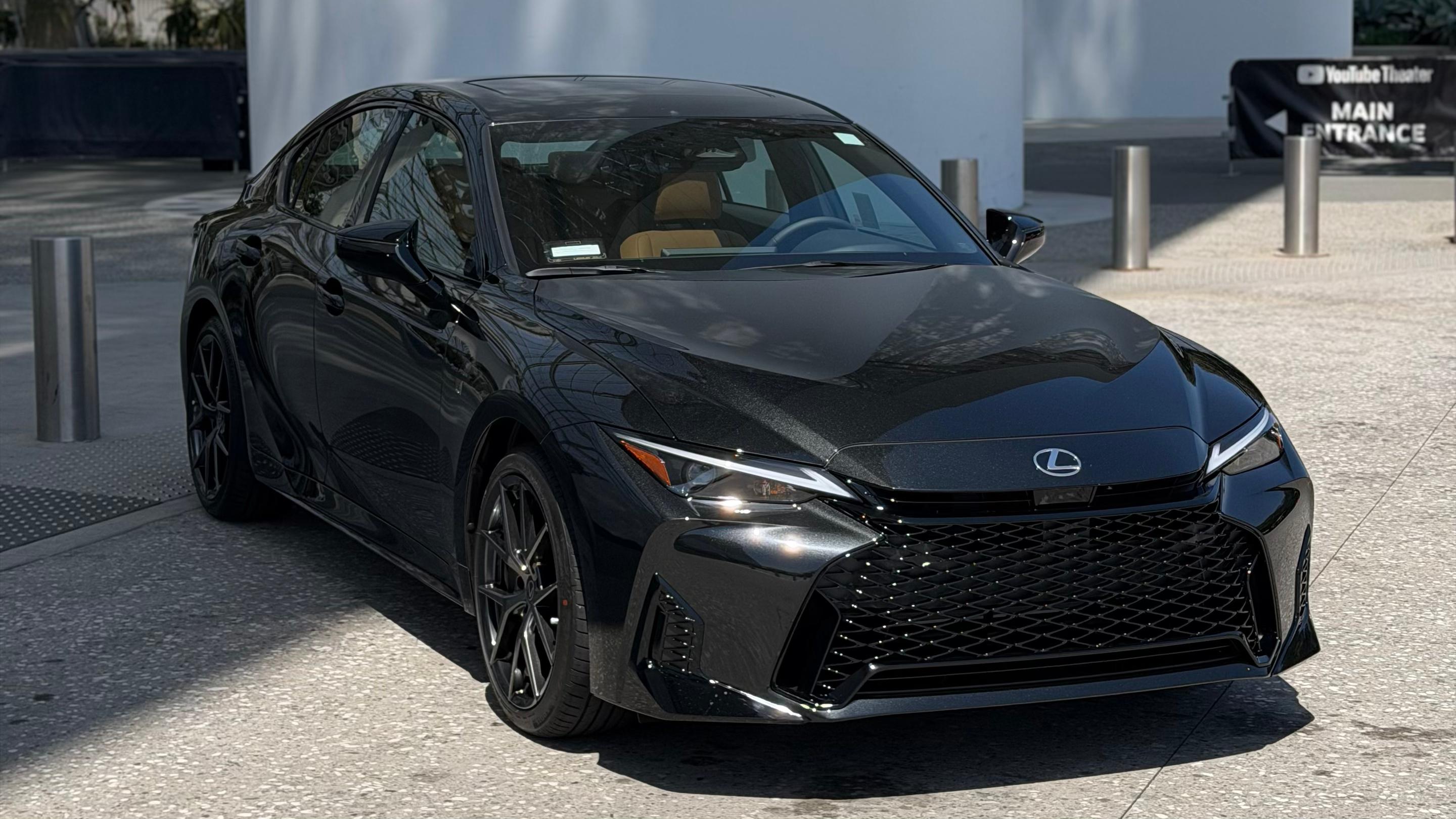 Lexus IS 2026 in 