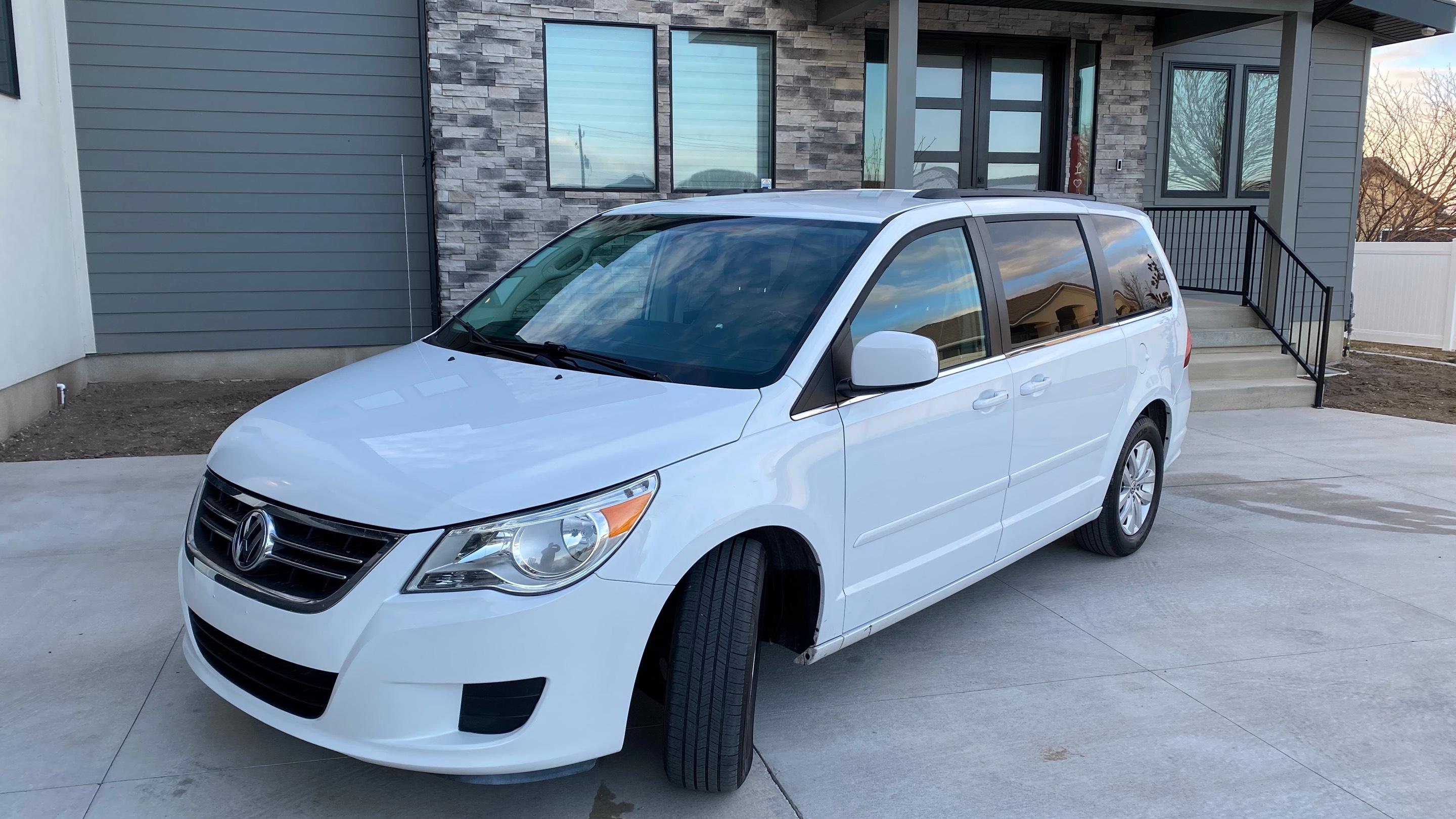 Volkswagen Routan 2014 in Ogden, UT