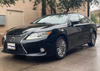 Lexus ES car