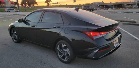 Hyundai Elantra 2025