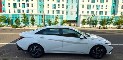 Hyundai Elantra 2025