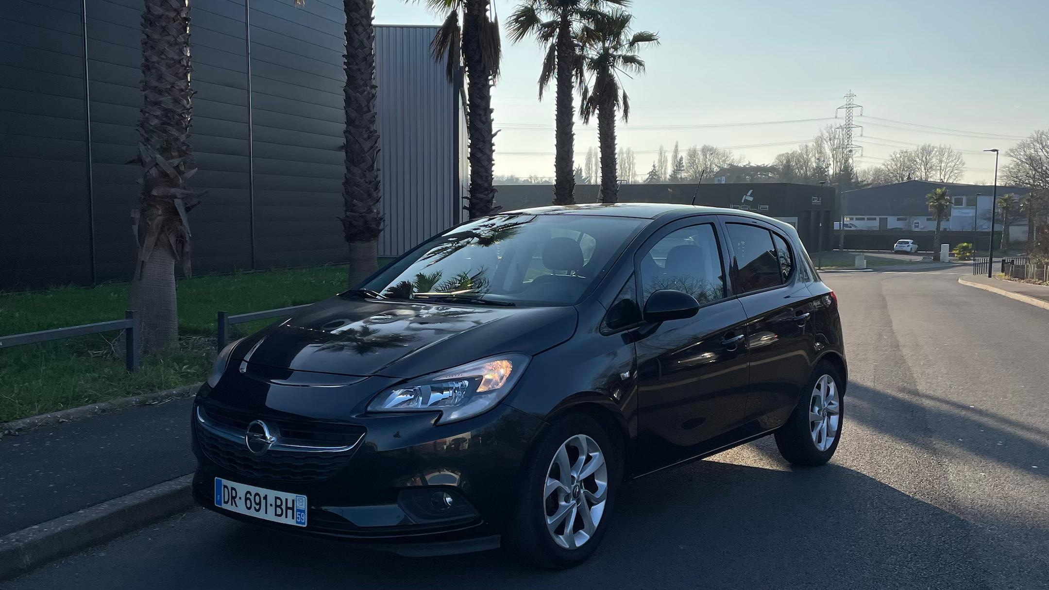 Opel CORSA 2015 à Tours