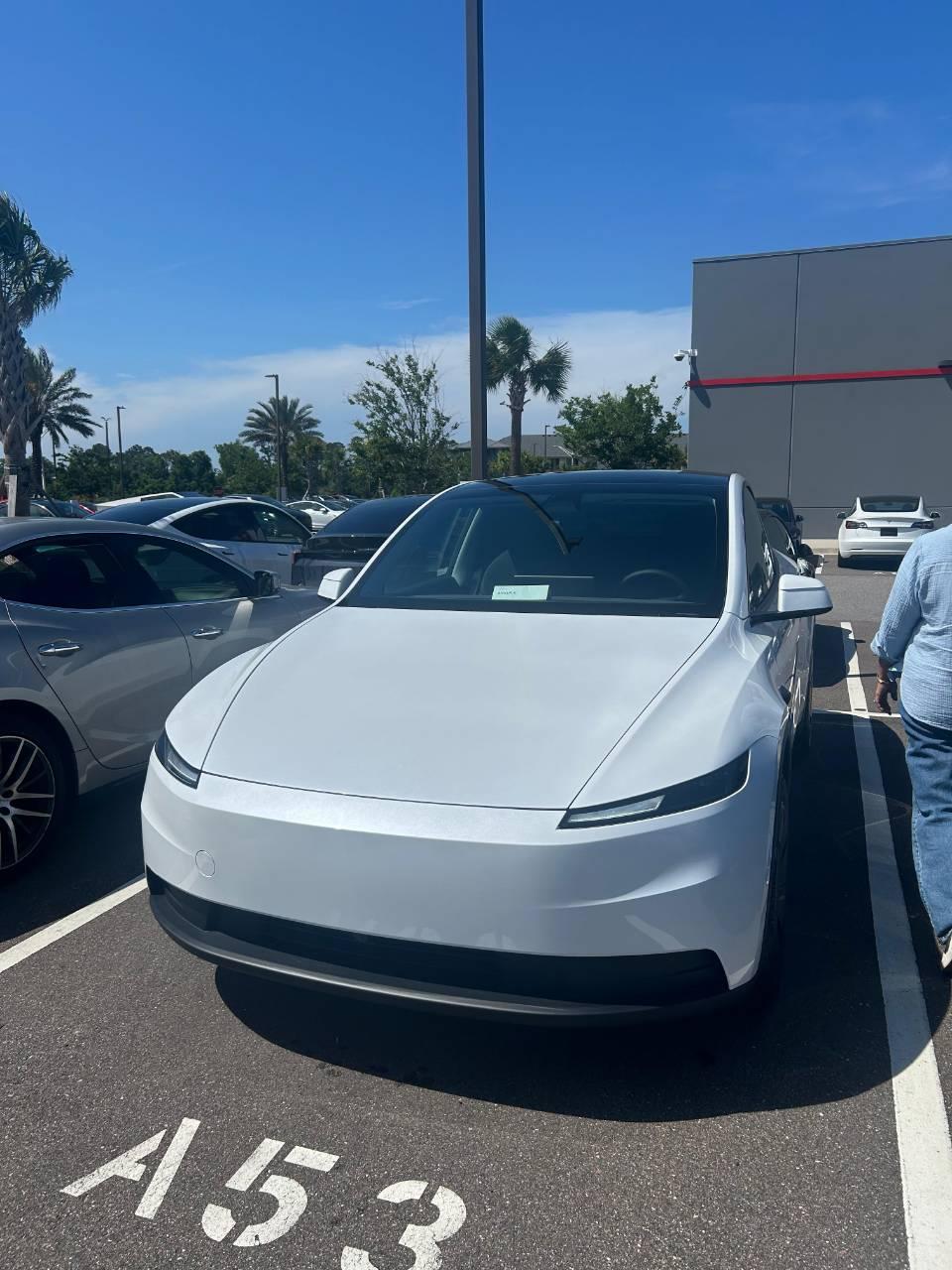 Tesla Model Y 2026 in Parkland, FL