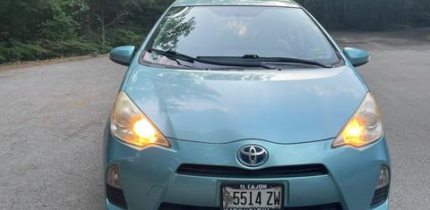 Toyota Prius c 2013