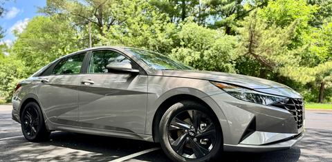 Hyundai Elantra 2023