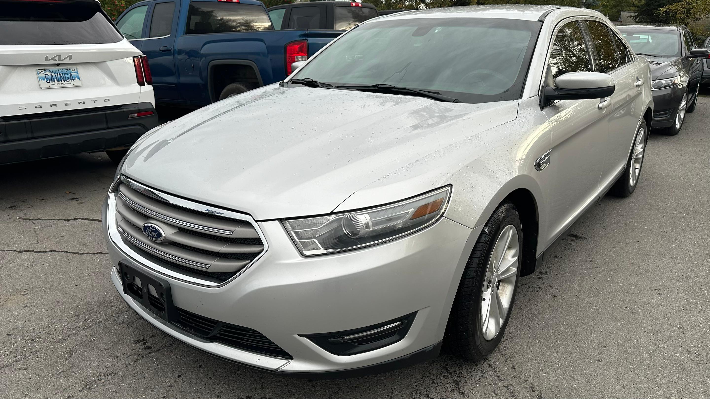 Ford Taurus 2013 in Anchorage, AK