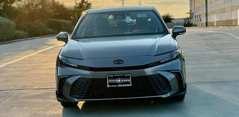 Toyota Camry Hybrid 2025