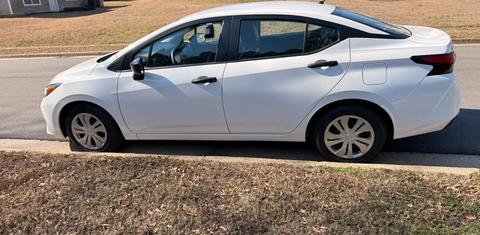 Nissan Versa 2024