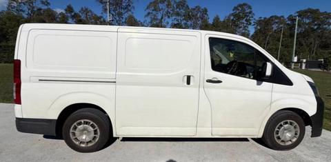 Toyota HIACE 2022