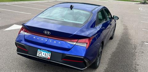 Hyundai Elantra 2025