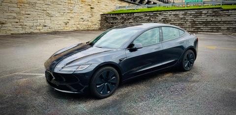 Tesla Model 3 2024
