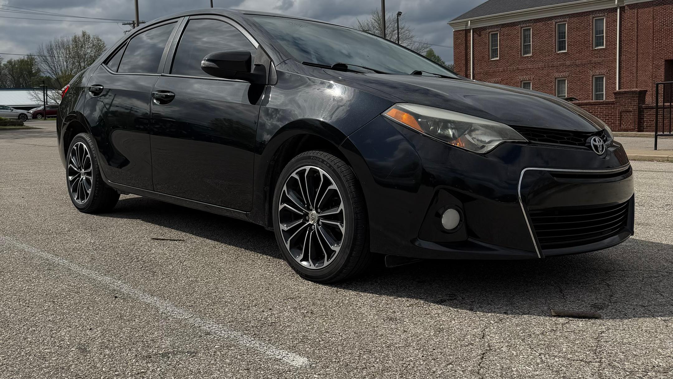 Toyota Corolla 2015 in Bloomington, IN