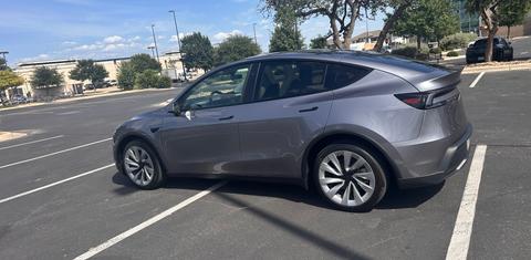 Tesla Model Y 2026