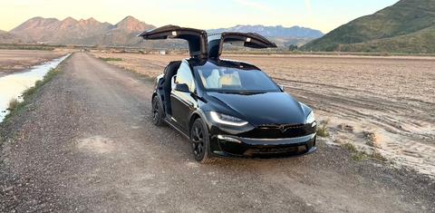 Tesla Model X 2022