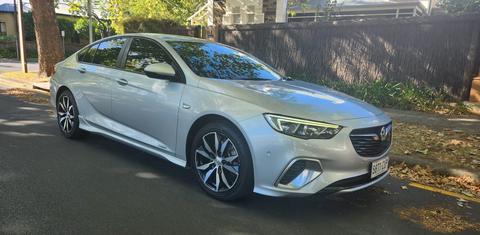Holden COMMODORE 2018
