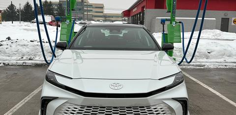 Toyota Camry Hybrid 2025