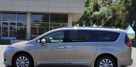 Chrysler Pacifica 2017