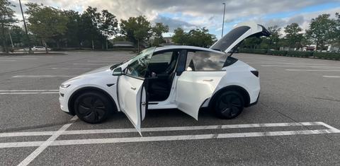 Tesla Model Y 2026