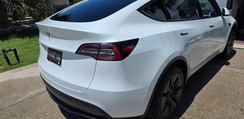 Tesla Model Y 2025