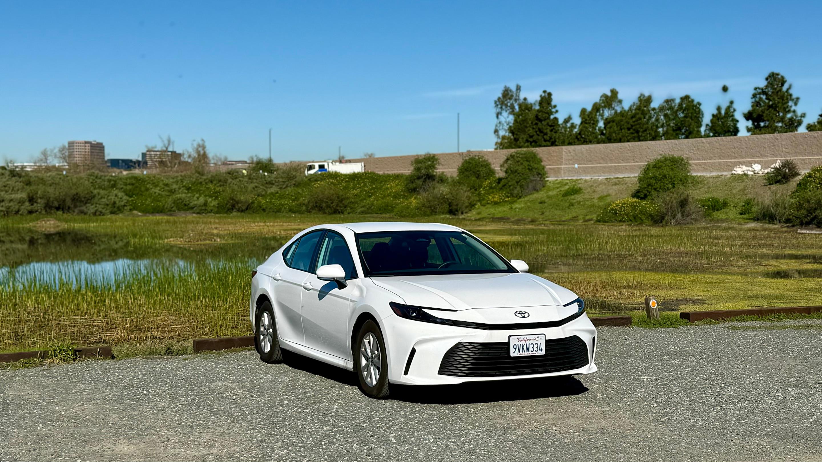 Toyota Camry Hybrid 2025 in Costa Mesa, CA
