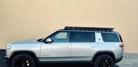 Rivian R1S 2023
