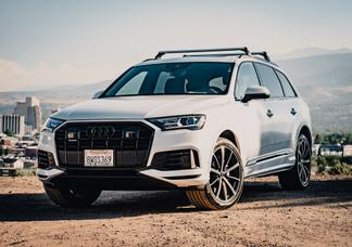 Audi Q7 car