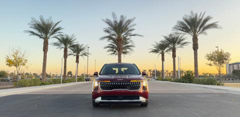Kia Carnival Hybrid 2025