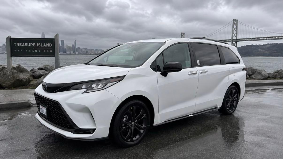 Toyota Sienna 2025 in Millbrae, CA