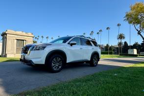 Nissan Pathfinder car