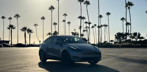 Tesla Model Y 2024