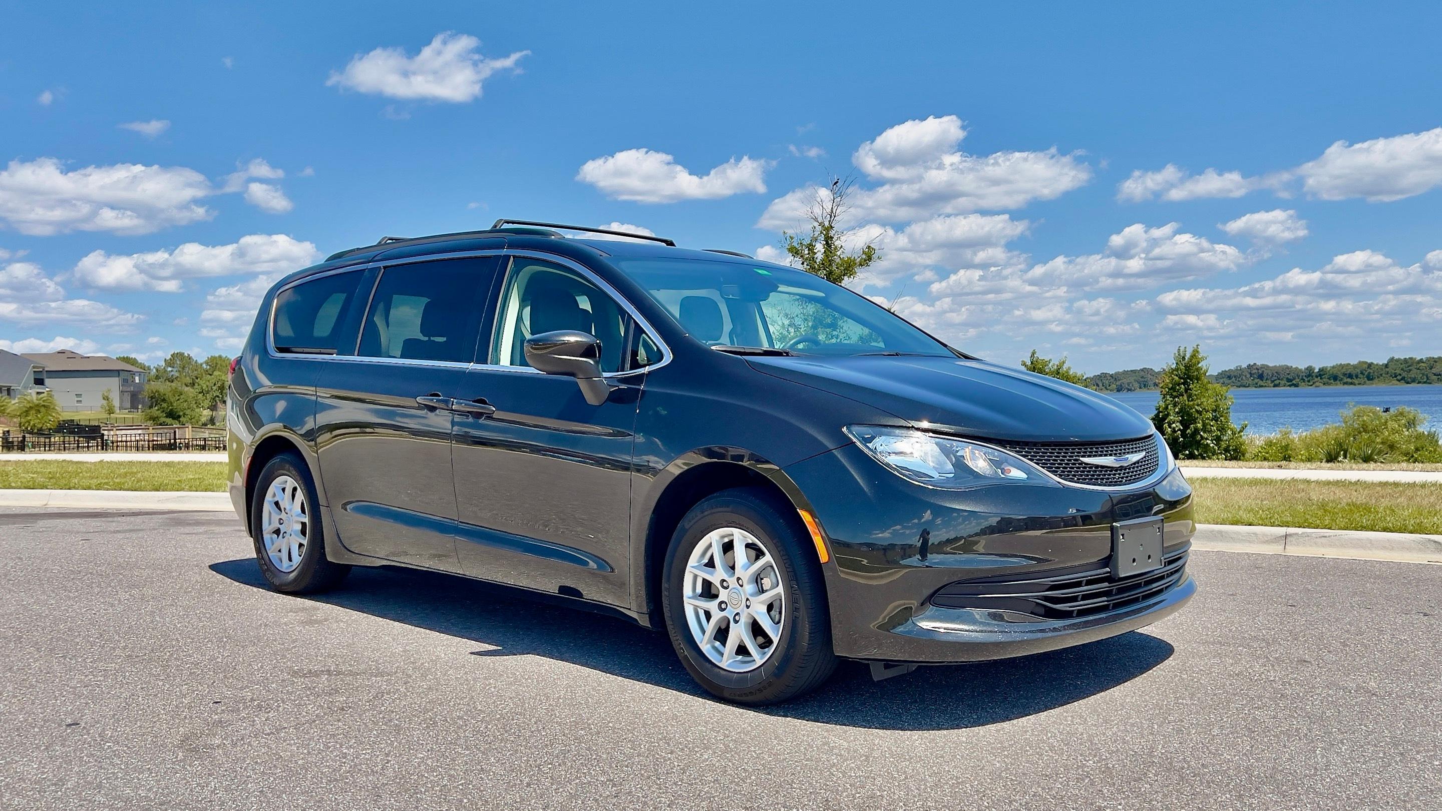Chrysler Voyager 2020 in Orlando, FL