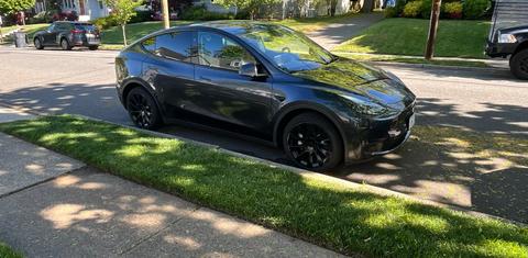 Tesla Model Y 2024