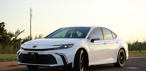 Toyota Camry Hybrid 2025