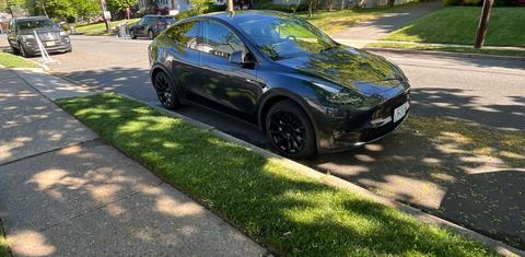 Tesla Model Y 2024