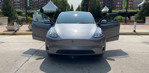 Tesla Model Y 2025