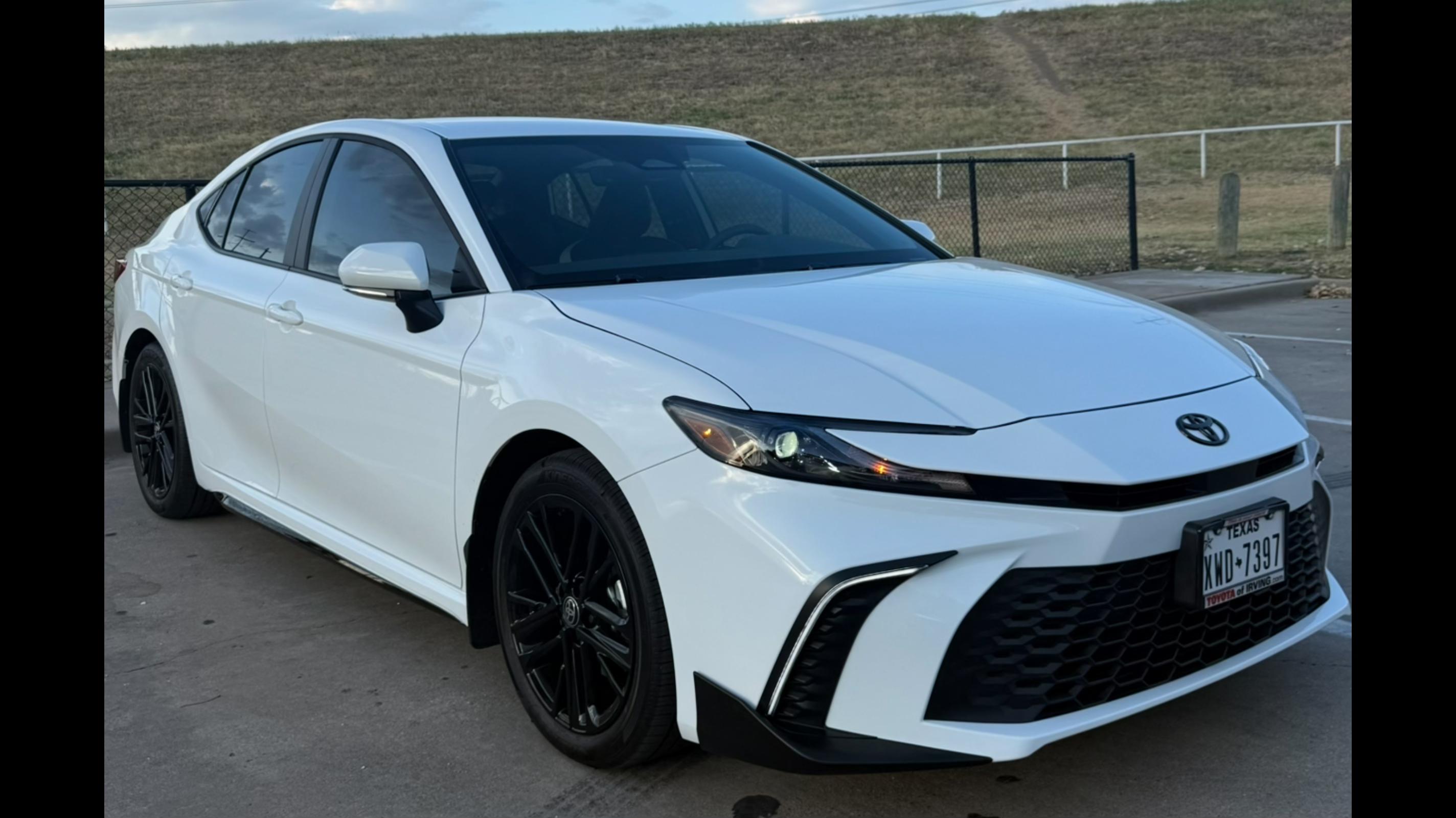 Toyota Camry Hybrid 2026 in Dallas, TX