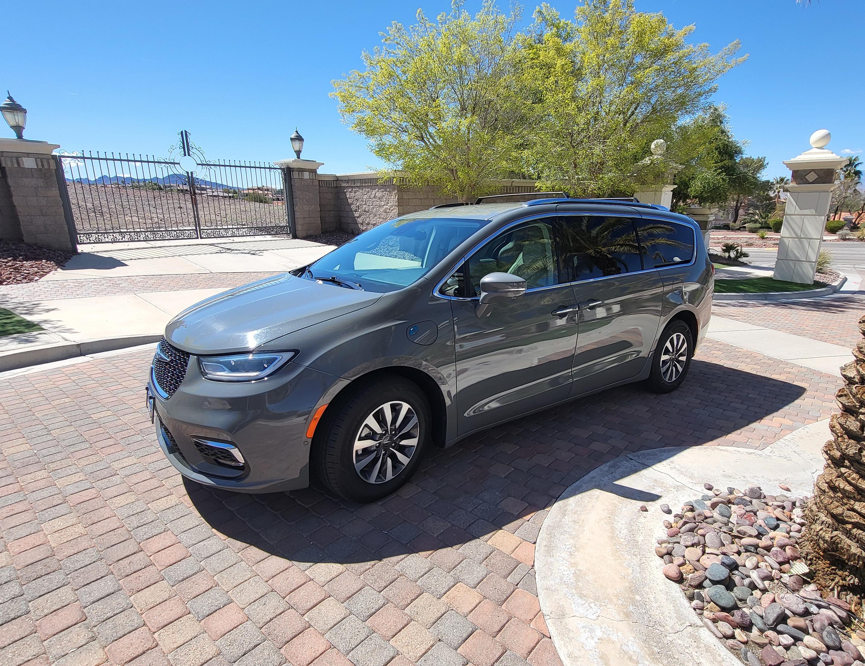Chrysler Pacifica 2021 in Las Vegas, NV