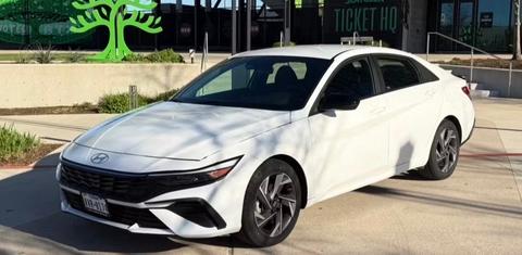 Hyundai Elantra 2025