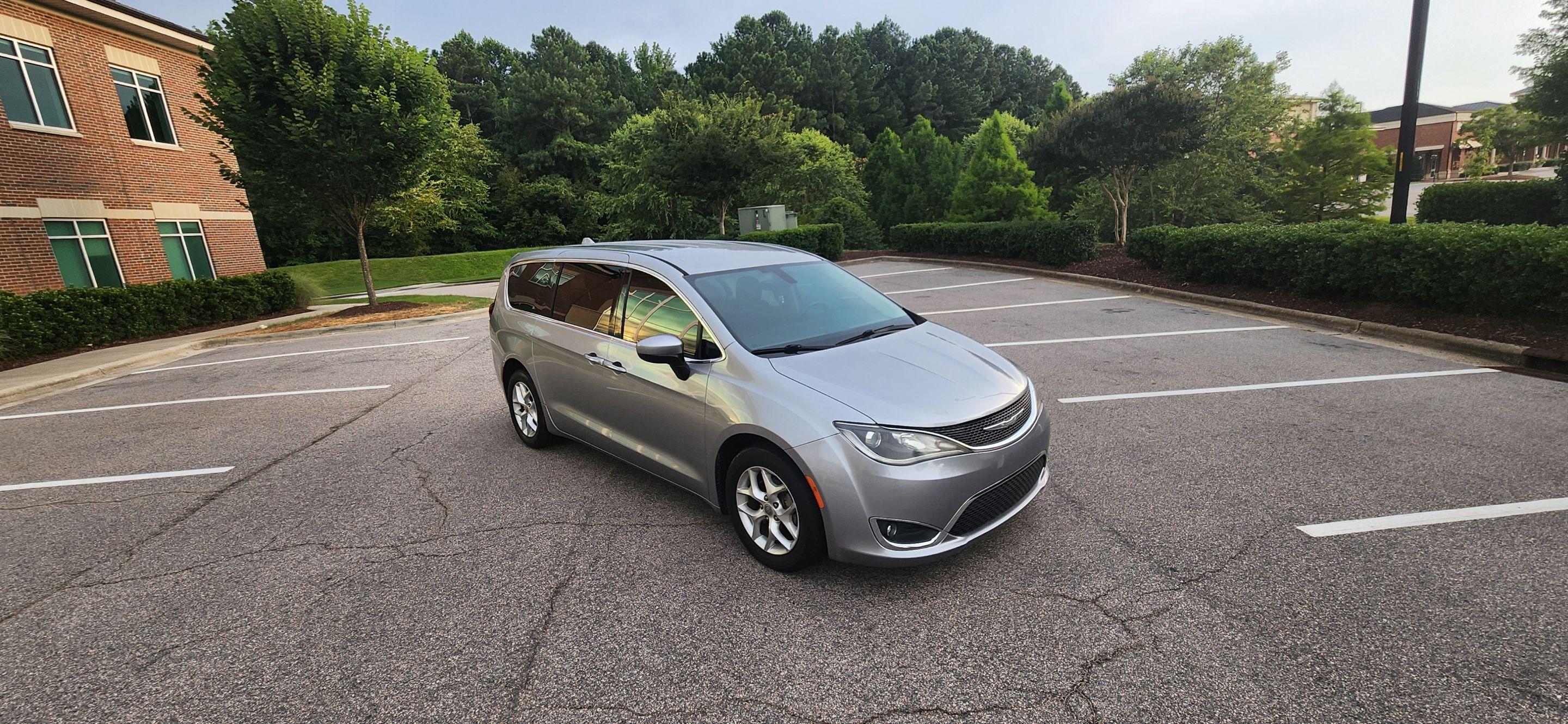Chrysler Pacifica 2017 in 