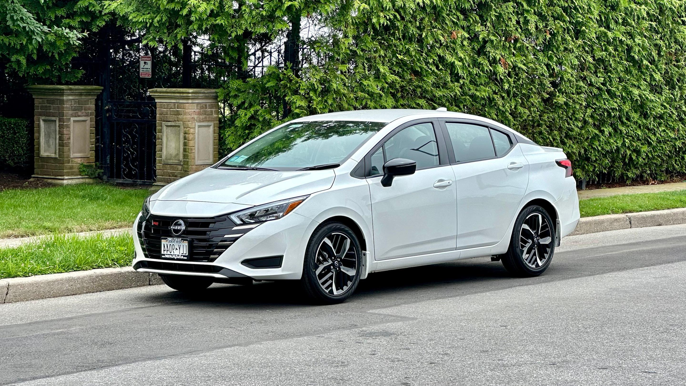 Nissan Versa 2024 in 