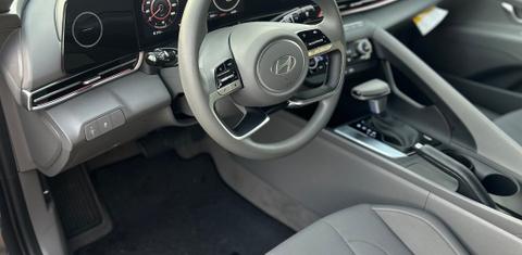 Hyundai Elantra 2024