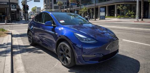 Tesla Model Y 2024