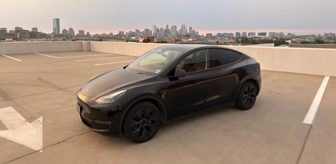 Tesla Model Y 2025