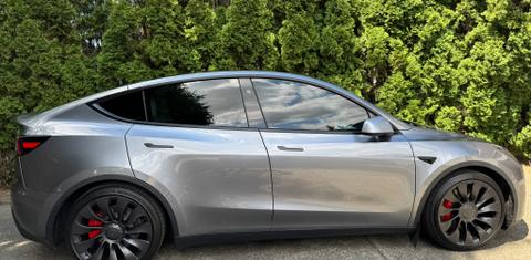 Tesla Model Y 2024