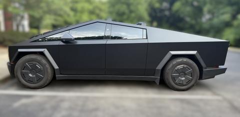Tesla Cybertruck 2025