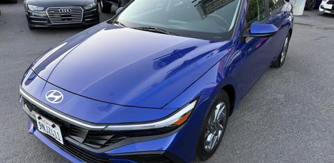 Hyundai Elantra 2024