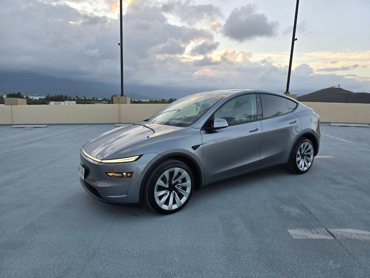 Tesla Model Y 2026 in Honolulu, HI